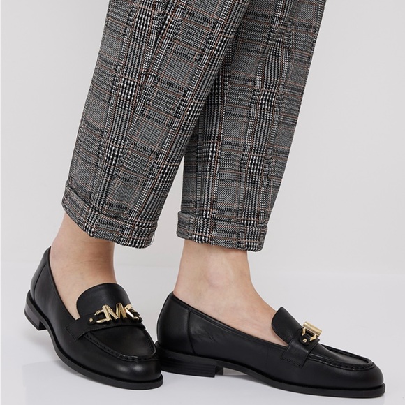 MICHAEL KORS TIEGAN BLACK LOAFER WITH GOLD MK LOGO - Picture 1 of 5